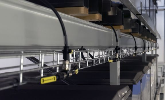 Režim RFID HF Bus pro efektivní sledování výroby